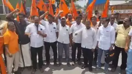 திருப்பூர் தெற்கு: காங்கேயம் சாலை போக்குவரத்து பணிமனை முன்பாக பாரதிய மஸ்தூர் சங்கம் சார்பில் ஆர்ப்பாட்டம் நடைபெற்றது