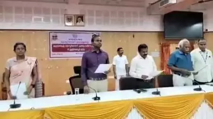 கடலூர்: குழந்தை தொழிலாளர்கள் இல்லாத மாவட்டமாக மாற்றுவோம், கடலூர் ஆட்சியரகத்தில் ஆட்சியர் தலைமையில் உறுதிமொழி