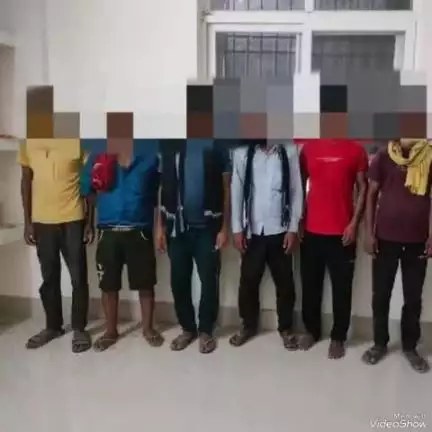 सूर्यपुरा: सूर्यपुरा पुलिस ने थाना क्षेत्र के विभिन्न जगहों से 07 शराबियों को गिरफ्तार कर न्यायिक हिरासत में भेजा