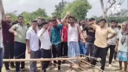 খানাকুল ১: ৩ বছর ধরে প্রশাসনের দপ্তরে ঘুরেও মেরামত হয়নি আরান্ডির ব্রিজ,ফের পথ অবরোধ করে বিক্ষোভ #jansamasya