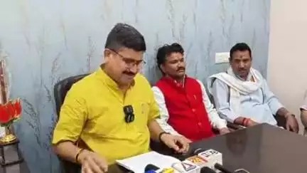 दतिया नगर: भाजपा कार्यालय में प्रदेश मंत्री लोकेंद्र पाराशर ने पत्रकारवार्ता कर मोदी सरकार की उपलब्धियां बताईं