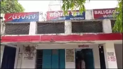 पातेपुर: बलिगांव थाना पुलिस ने इमादपुर गांव से स्मैक के साथ एक तस्कर को किया गिरफ्तार, कार्रवाई जारी