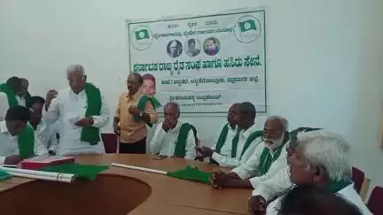 ಚಳ್ಳಕೆರೆ: ನಗರದ ಪ್ರವಾಸಿ ಮಂದಿರದಲ್ಲಿ ರೈತ ಮುಖಂಡರ ಸಭೆ