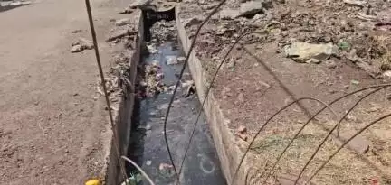 शहादा: नितीन नगर भागात पालिका प्रशासनाने बांधकाम केलेल्या गटारी नागरिकांना ठरताय त्रासदायक #Jansamasya