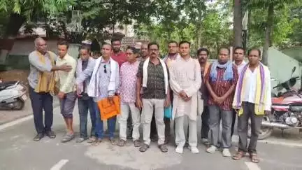 ବରଗଡ: ଜିଲ୍ଲାପାଳଙ୍କ କାର୍ଯ୍ୟାଳୟରେ ଅତିରିକ୍ତ ଜିଲ୍ଲାପାଳଙ୍କ ସହ ଆଲୋଚନା କଲେ ଜୟ କିସାନ ଆନ୍ଦୋଳନ, ଶୁଣନ୍ତୁ ପ୍ରତିକ୍ରିୟା