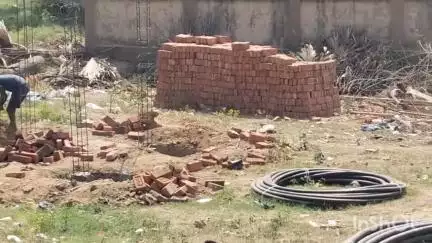 बांके बाज़ार: रौशनगंज में नल जल योजना में घटिया सामग्री के उपयोग से ग्रामीणों में आक्रोश