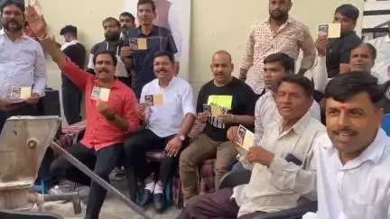 बड़गांव: ऑपरेशन सिंदूर की सफलता पर भाजपा देबारी मंडल ने बेदला स्थित मंदिर प्रांगण में चलाया पोस्टकार्ड अभियान