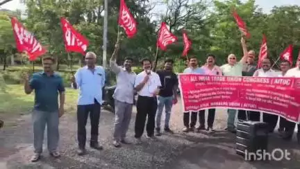 గాజువాక: ఉక్కులో ఏఐటీయూసీ జాతీయ స్టీల్ సంఘీభావ దినోత్సవం