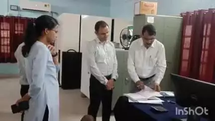 बागेश्वर: जिलाधिकारी भटगांई ने तहसील कार्यालय का किया औचक निरीक्षण, बायोमेट्रिक हाजिरी को लेकर दिए सख्त निर्देश
