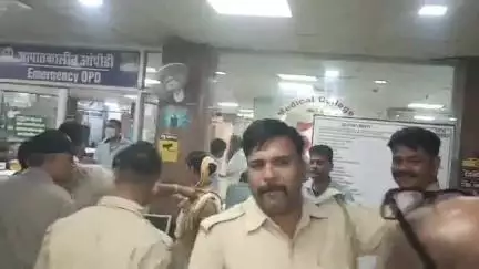 अजमेर: जवाहरलाल नेहरू अस्पताल में गुम हुआ बच्चा सिक्योरिटी की सूझबूझ से मिला, मां को लौटाया गया