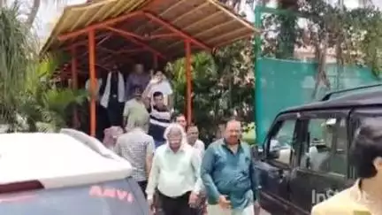 सीहोर नगर: क्रिसेंट रिसोर्ट में मंत्री विश्वास सारंग की प्रेस वार्ता में देरी, पत्रकारों ने किया बहिष्कार