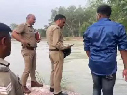 रूड़की: धनोरी के पास एक ही परिवार के तीन सदस्य गंगनहर में डूबकर हुए लापता, तलाश के लिए पुलिस चला रही सर्चिंग अभियान