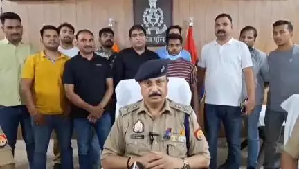 इटावा: कोतवाली क्षेत्र में दो बहनों से टप्पेबाजी करने वाले अंतर्जनपदीय टप्पेबाज को पुलिस ने किया गिरफ्तार, SSP ने किया खुलासा