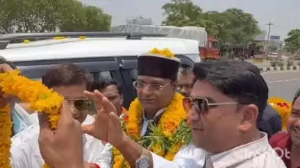 सीहोर नगर: सीहोर: सैकडाखेडी जोड पर मंत्री विश्वास कैलाश सारंग का नपाध्यक्ष ने पार्षदों संग किया स्वागत