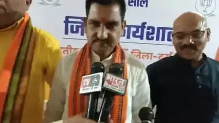 दुर्ग: मोदी सरकार के 11 वर्ष पूर्ण होने पर केंद्रीय राज्यमंत्री तोखन साहू ने BJP कार्यालय में की प्रेसवार्ता