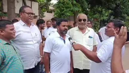 ରାୟଗଡା: ଛାତ୍ର କଂଗ୍ରେସ ପକ୍ଷରୁ ସ୍ଥାନୀୟ ଆଞ୍ଚଳିକ ପରିବହନ କାର୍ଯ୍ୟାଳୟ ଘେରାଉ କରି ଜିଲ୍ଲା ସଭାପତି ଙ୍କ ପ୍ରତିକ୍ରିୟା