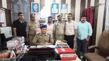 मैनपुरी: दन्नाहार पुलिस और एंटी व्हीकल थेफ्ट टीम ने चोरी के ट्रैक्टर सहित एक अभियुक्त को किया गिरफ्तार