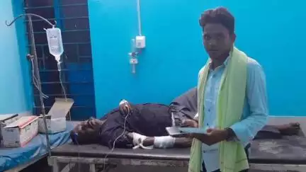 बेलदौर: पीरनगरा गांव के पास एनएच 107 पर अज्ञात वाहन ने बाइक को मारी टक्कर, बाइक सवार घायल
