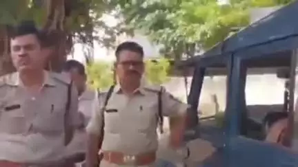 हुज़ूर: गढ़ थाना क्षेत्र के घूमा में बाइक सवार बदमाशों ने बेटे के सामने पिता को गोली मारी, लाखों लूटे