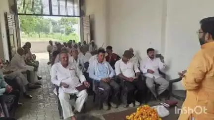सिकंंदराबाद: गांव औरंगाबाद अहीर में मोदी सरकार के 11 साल पूर्ण होने पर विधायक ने क्षेत्रवासियों को किया संबोधित