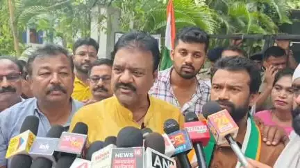 जगदलपुर: युक्ति युक्तकरण के विरोध में कांग्रेस ने नयापारा BEO कार्यालय के सामने प्रदर्शन किया, रेखचंद जैन बोले- बीजेपी ने शिक्षा व्यवस्था चौपट की