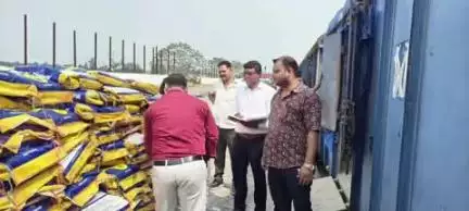 सूरजपुर: जिला स्तरीय निरीक्षण दल ने खाद-बीज दुकानों एवं रेक पॉइंट विश्रामपुर का किया निरीक्षण