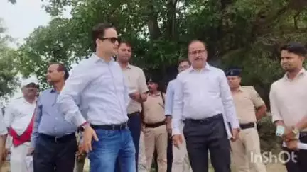झंझारपुर: मधुबनी: डीएम ने बाढ़ पूर्व तैयारी के तहत कमला बलान तटबंध का किया निरीक्षण