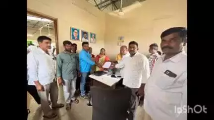 నవాబ్​పేట: రైతులకు సబ్సిడీ విత్తనాలు,సబ్సిడీ పరికరాలు మంజూరు చేయాలంటూ నవాబ్పేట్ మండల బిఆర్ఎస్ నాయకుల వినతి