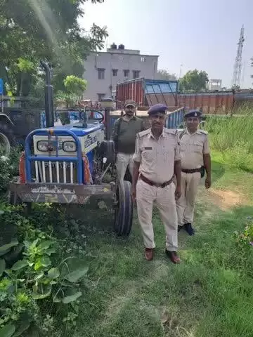 दिनांक 12.06.2025 को बौंसी थाना अंतर्गत 01  अवैध बालू लदा ट्रैक्टर जप्त किया गया तथा अग्रिम कार्रवाई की जा रही है ।