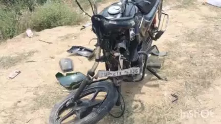 रामसनेही घाट: दरियाबाद के पास दो मोटरसाइकिलों में आमने-सामने टक्कर, दो युवक गंभीर रूप से घायल, जिला अस्पताल रेफर