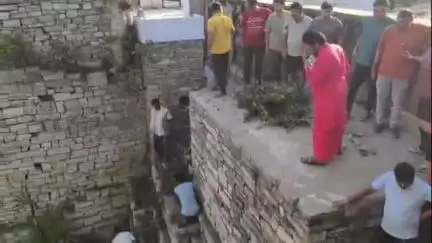 चित्तौड़गढ़: विधायक चंद्रभान सिंह के नेतृत्व में हजारेश्वर महादेव मंदिर की बावड़ी पर चलाया गया सफाई अभियान