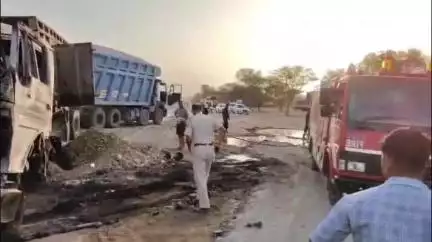 कोलायत: NH 11 नया गांव के पास दो ट्रैकों की आमने-सामने हुई भिड़ंत, दो लोगों की मौत व एक गंभीर रूप से घायल