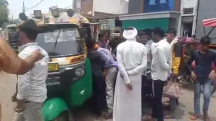 टेहरोली: बरुआसागर में तेज रफ्तार बाइक सवार आपे से टकराकर घायल, उपचार जारी