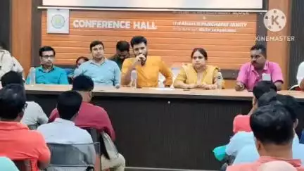 মগরাহাট ২: মগরাহাট দু নম্বর পঞ্চায়েত সমিতির কনফারেন্স হলে সমস্ত রেশন ডিলারদের সঙ্গে নিয়ে সাধারণ সভা আয়োজন করা হয়।