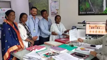 सातारा: बाल कामगारांना मुक्त करून त्यांचे पुनर्वसन करण्याबाबत अवनी संस्थेचे जिल्हाधिकाऱ्यांना निवेदन