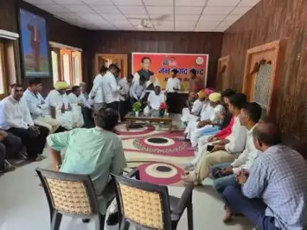 बाड़मेर: चौहटन विधायक आदुराम मेघवाल ने जनसंवाद केंद्र में की जनसुनवाई, अधिकारियों को दिए निर्देश