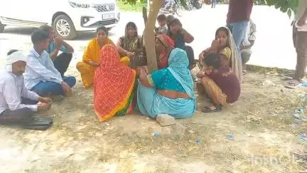 हरदोई: मसीत गांव में संदिग्ध परिस्थितियों में कपड़ा दुकानदार ने घर की दूसरी मंजिल पर कमरे के अंदर फांसी लगाकर की आत्महत्या