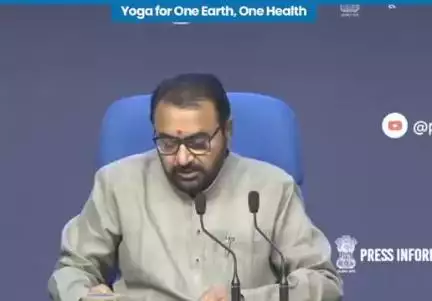 इस वर्ष #IDY2025 की थीम "एक पृथ्वी, एक स्वास्थ्य के लिए योग” है जिसकी घोषणा हमारे आदरणीय प्रधानमंत्री श्री #narendramodi ने 30 मार्च को अपने 'मन की बात' रेडियो कार्यक्रम की थी।
#IDY2025 #YogaForOneEarthOneHealth 
#railminindia 
#moayush