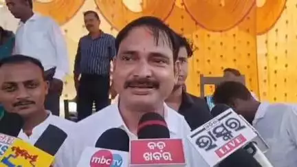 ଜଗତସିଂହପୁର: ନାଉଗାଁ ଶିଖର ପଞ୍ଚାୟତ ରେ ହେଉଥିବା ବିକଶିତ କୃଷି ସଂକଳ୍ପ ଅଭିଯାନ କାର୍ଯ୍ୟକ୍ରମ ରେ ଯୋଗଦେଇ ଉକ୍ତ ସ୍ଥାନରେ ମତ ରଖିଲେ ସ, ସ୍ଥାନୀୟ ବିଧାୟକ ଅ