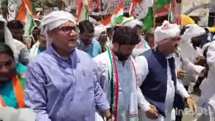 सासाराम: सासाराम में कांग्रेस कार्यकर्ताओं ने अपनी विभिन्न मांगों को लेकर किया धरना प्रदर्शन