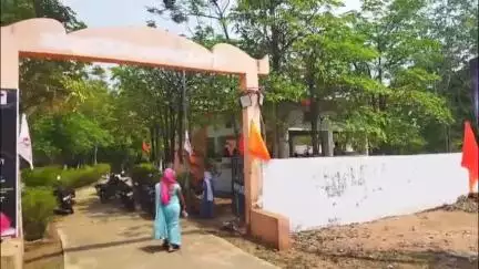 तिरोडा: नवेझरी येथील स्मशानभूमीत प्रहार जिल्हाध्यक्षाचे अन्न त्याग आंदोलन #jansamasya