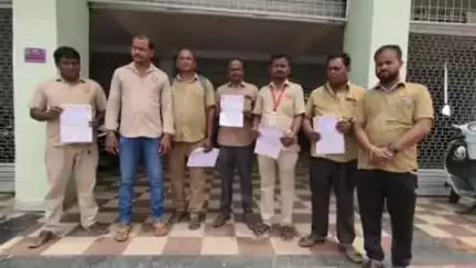 କୋରେଇ: ଓଡିଶା ଡ୍ରାଇଭର ମହାସଙ୍ଘ ଜିଲ୍ଲା ଶାଖା ପକ୍ଷରୁ ଯାଜପୁର ଟାଉନ କାର୍ଯ୍ୟାଳୟରେ ଜିଲ୍ଲାପାଳଙ୍କୁ 7 ଦଫା ସମ୍ବଳିତ ଦାବିପତ୍ର ପ୍ରଦାନ