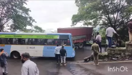 ತೀರ್ಥಹಳ್ಳಿ: ಕೆಟ್ಟು ನಿಂತ ವಾಹನ: ಆಗುಂಬೆ ಘಾಟಿಯಲ್ಲಿ ಟ್ರಾಫಿಕ್ ಜಾಮ್