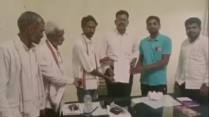 सेनगाव: शेतकरी नेते मारोती गीते यांचा बच्चू कडू यांच्या अन्नत्याग आंदोलनाला पाठिंबा, मुख्यमंत्र्यांना दिले निवेदन
