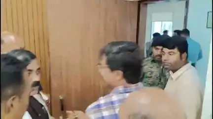 बिहार: नगर विकास एवं आवास मंत्री जीवेश कुमार पहुंचे सर्किट हाउस, कहा- 2025 विधानसभा चुनाव में एनडीए 225 सीटें जीतेगी