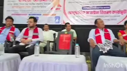 ধেমাজি: জোনাইত অংগনৱাড়ী কর্মীসকলক মোবাইল ফোন প্ৰদান অনুষ্ঠান অনুষ্ঠিত, উপস্থিত জোনাই সমজিলা আয়ুক্ত