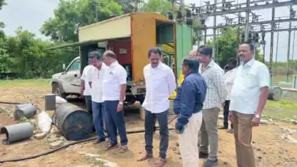 காஞ்சிபுரம்: 50 ஆவது வார்டு பகுதியில் உள்ள மின் நிலையத்தினை காஞ்சிபுரம் எம்எல்ஏ இன்று ஆய்வு செய்தார்