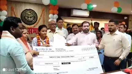 नवाबगंज: लोक सभागार में यूपी बोर्ड में मेरिट में आए छात्रों का सम्मान, 12 मेधावियों को राज्यमंत्री ने दिए मेडल और ₹21,000