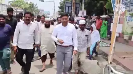 ఖమ్మం అర్బన్: వ్యాపారులు కొనుగోలుదారులకు సౌకర్యవంతంగా వీధి వ్యాపారుల ప్రాంగణాన్ని తీర్చిదిద్దాలి జిల్లా కలెక్టర్ ముజమ్మిల్ ఖాన్