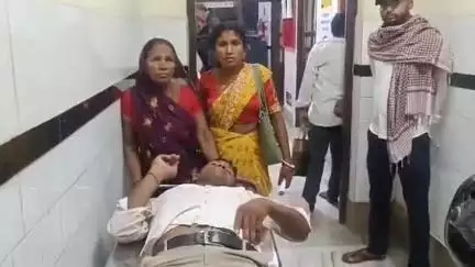 मेदिनीनगर (डालटनगंज): हुसैनाबाद के नावाडीह गांव में ज़मीन विवाद में दो पक्षों में मारपीट, दिव्यांग शिक्षक समेत तीन घायल